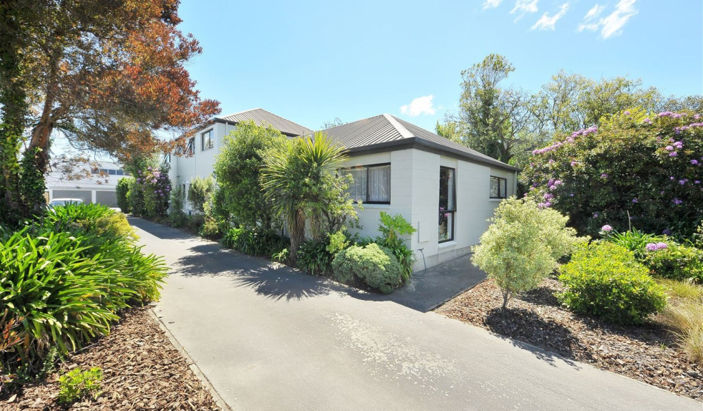 2/23 Newnham Terrace, Upper Riccarton, Christchurch 8041 New Zealand