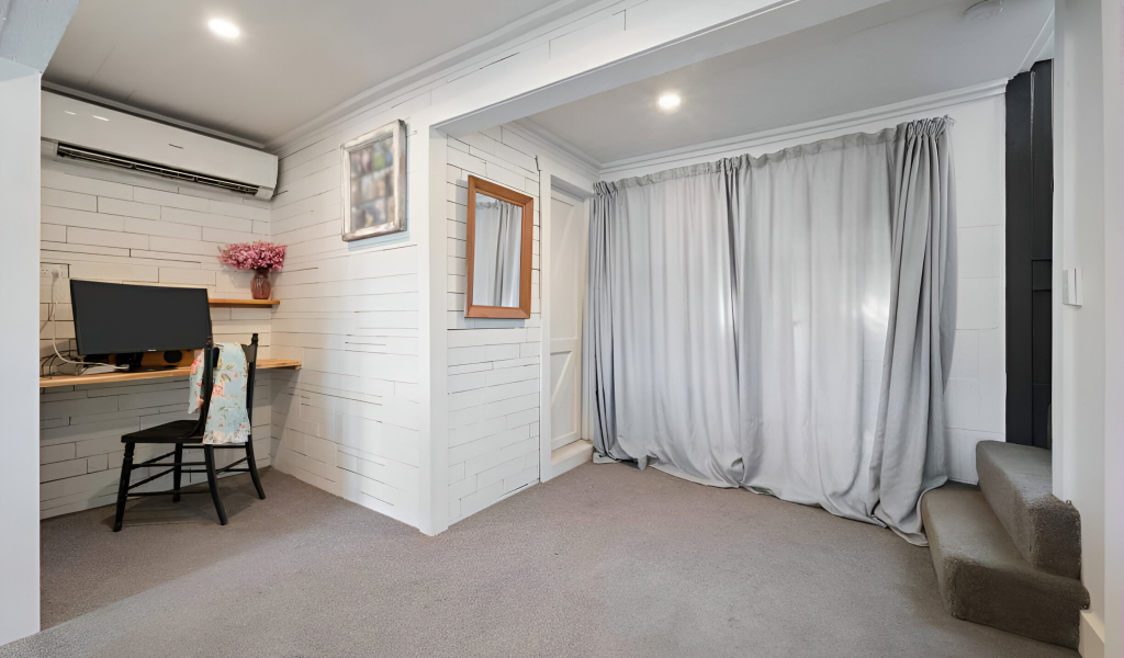 2 Ripon Street, Lyttleton, Canterbury 8082 New Zealand