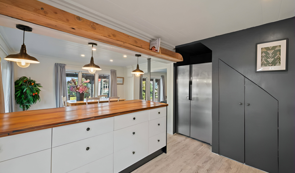 2 Ripon Street, Lyttleton, Canterbury 8082 New Zealand