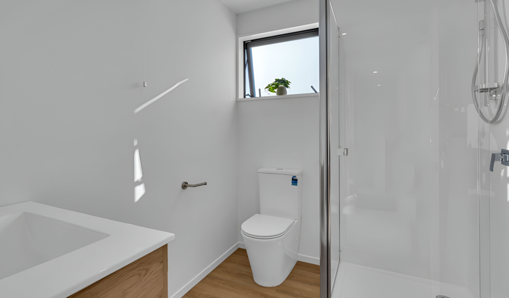 2/116 Aldwins road, Phillipstown, Christchurch 8062 New Zealand