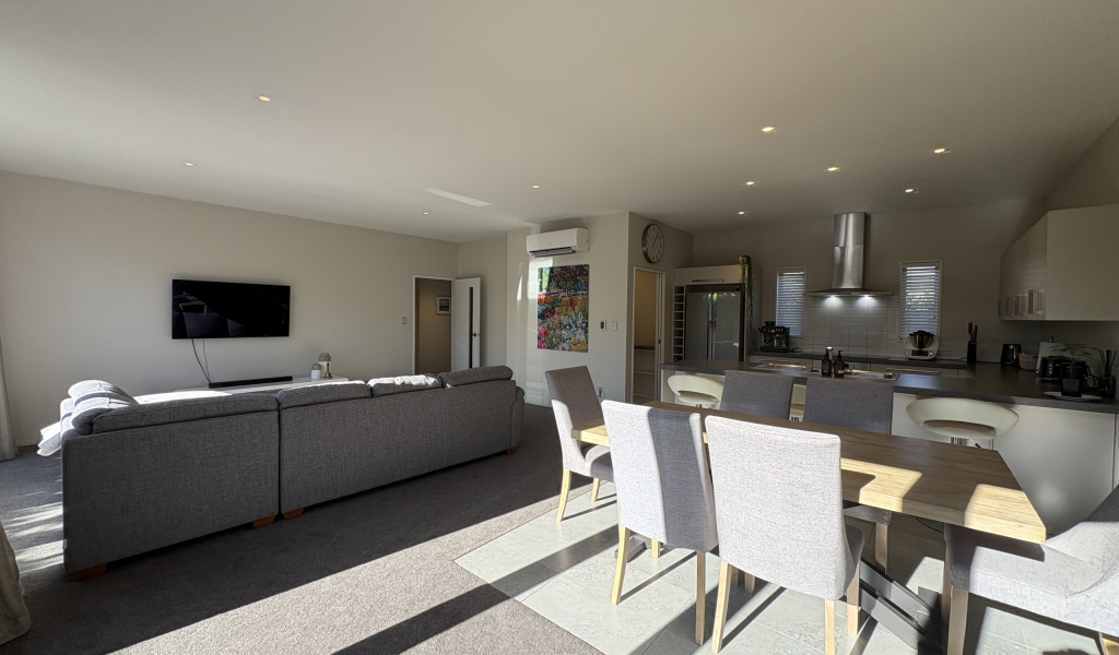 27 Rydal Street, Hoon Hay, Christchurch 8025 New Zealand