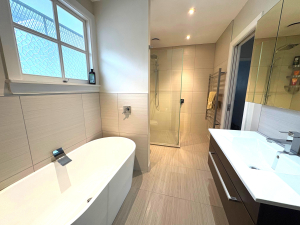 1/203B Clyde Road, Burnside, Christchurch 8053 New Zealand