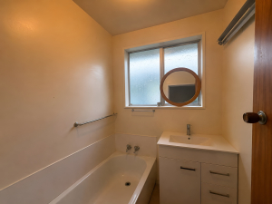 1/61 Reynolds Avenue, Bishopdale, Christchurch 8053 New Zealand